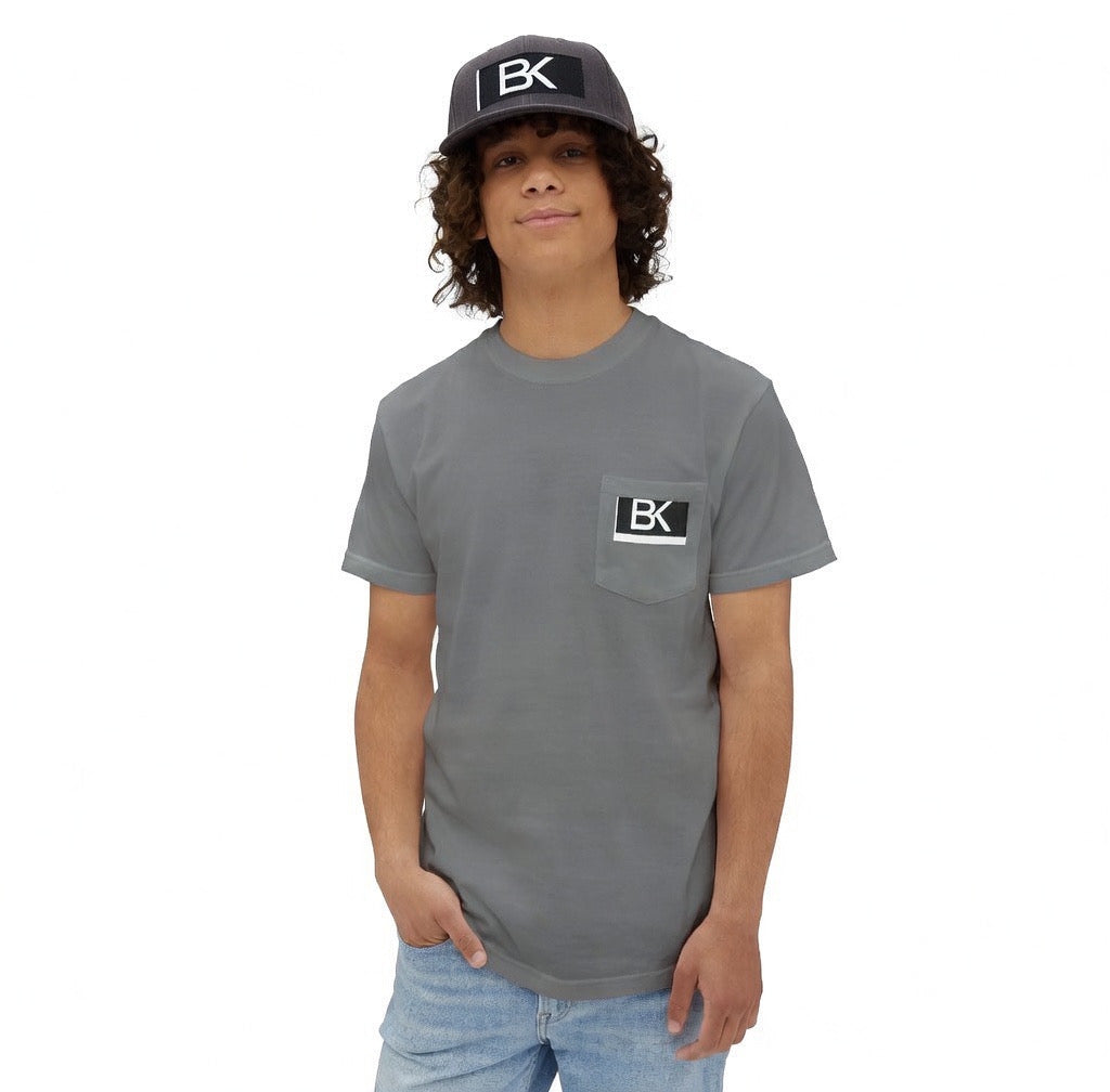 T-Shirt BK Logo Poche — Streetwear Discret Homme & Femme
